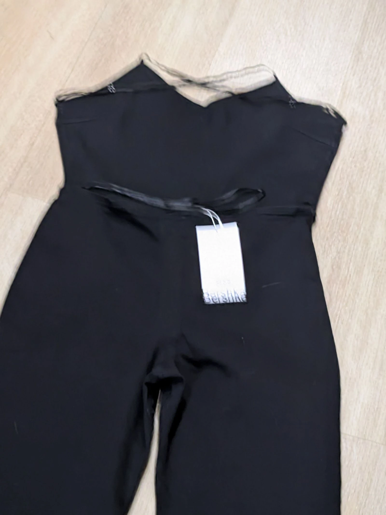 Mono largo negro denim con espalda cruzada y pata de elefante / campana talla M de Bershka  – photo 8